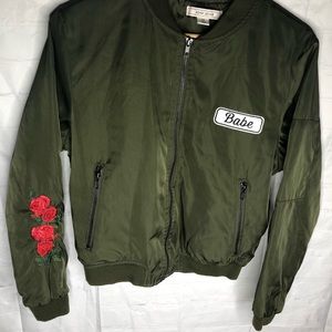 Adam Levine Collection Women’s Army Green Cropped Bomber Jacket Medium